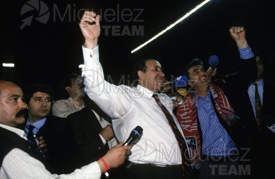 Último partido de Liga 1ª División entre ATLÉTICO DE MADRID-ALBACETE y celebración de la victoria (Madrid) 1996