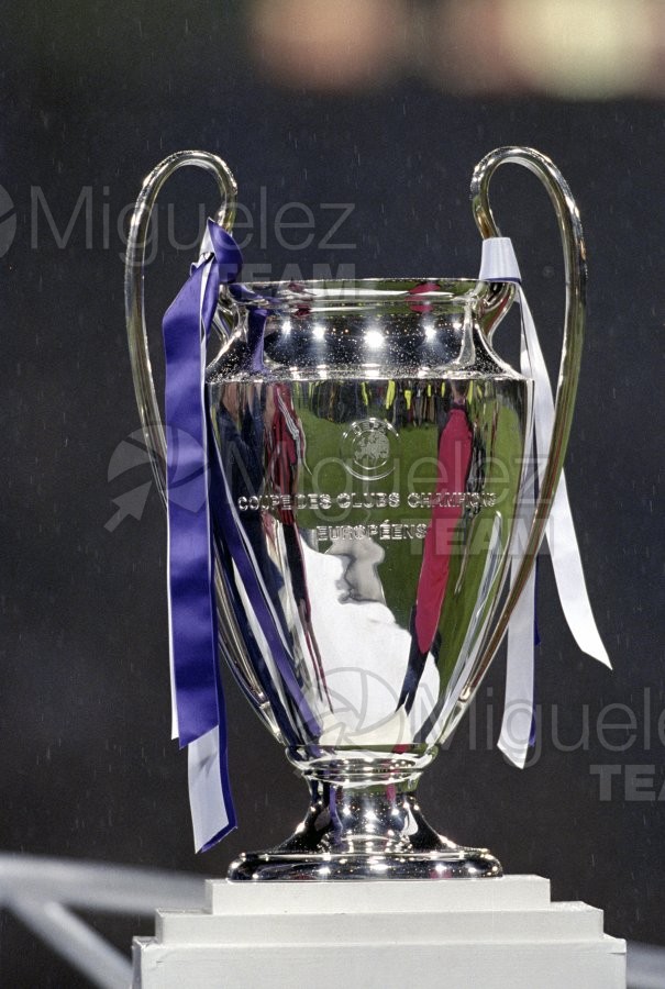 FINAL LIGA DE CAMPEONES (CHAMPIONS LEAGUE) entre REAL MADRID-BAYERN LEVERKUSEN, Glasgow (Escocia) 2002.