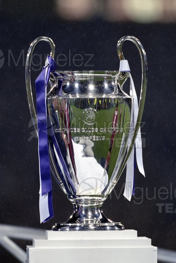 FINAL LIGA DE CAMPEONES (CHAMPIONS LEAGUE) entre REAL MADRID-BAYERN LEVERKUSEN, Glasgow (Escocia) 2002.