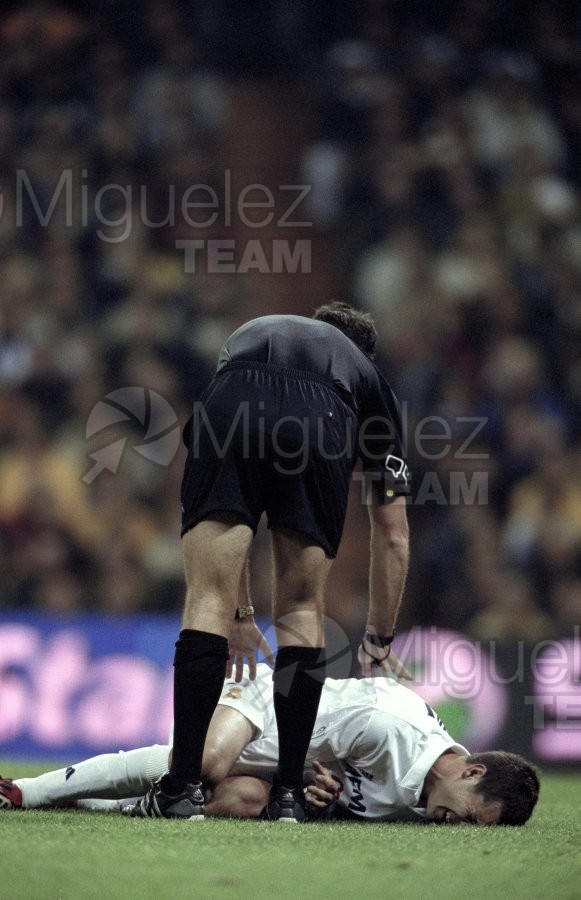 Partido de Liga 1ª División entre el REAL MADRID-REAL SOCIEDAD, Madrid 2002.