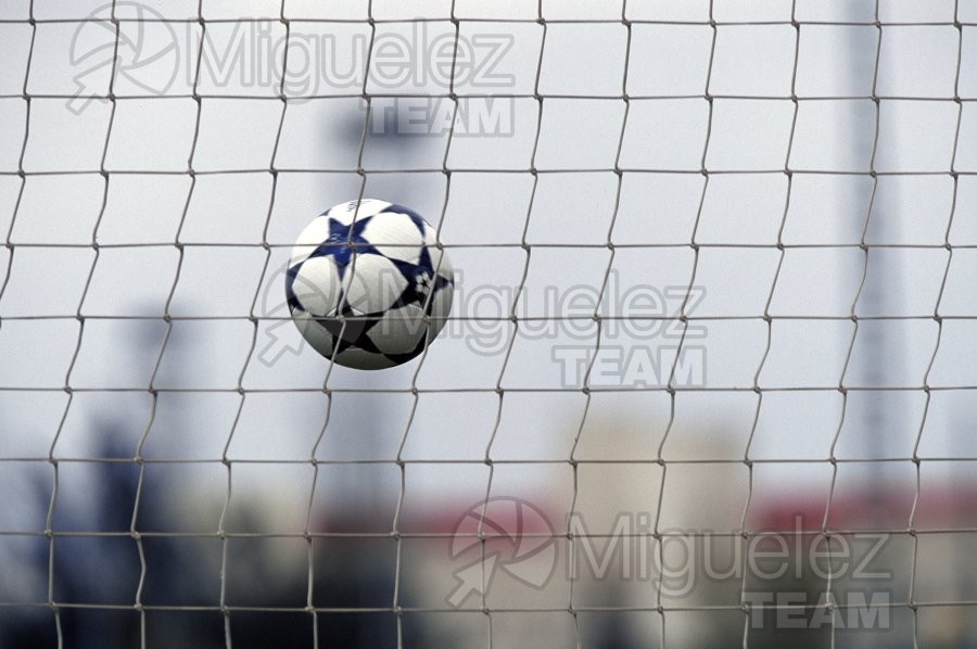 Reportaje Gráfico a los futbolistas CAÑIZARES, AIMAR, VICENTE, ALBELDA y MARCHENA, Valencia 2003.