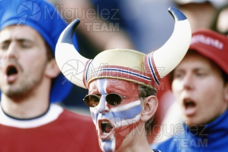 EUROCOPA-2000, celebrada en Bélgica-Paises Bajos. Partido entre ESPAÑA-NORUEGA, celebrado en el estadio  Feijenoord, de ROTTERDAN (HOLANDA).