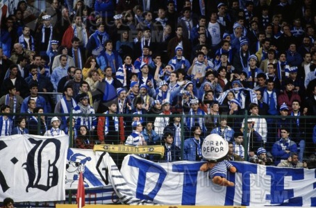Partido de Liga 1ª División entre BURGOS-DEPORTIVO DE LA CORUÑA en el campo de EL PLANTIO (Burgos). 1992