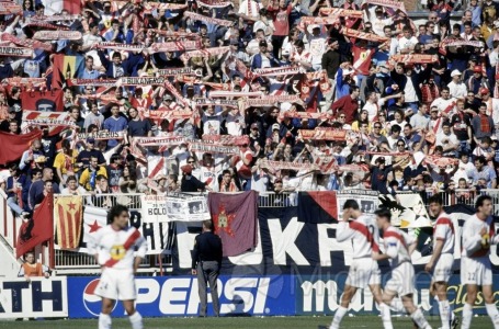 Partido de Liga 1ª División entre RAYO VALLECANO-RACING DE SANTANDER en el campo del Rayo en Vallecas (Madrid). 2000