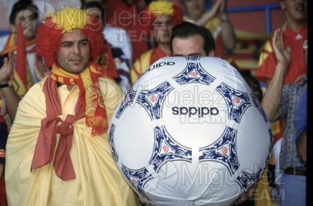 Partido 1ª Fase de la EUROCOPA-1996 entre BULGARIA-ESPAÑA en el estadio ELLAN ROAD DE LEEDS (INGLATERRRA). 1996