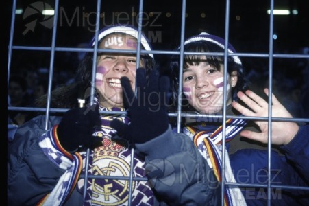 Partido de Liga 1ª División entre REAL MADRID-BARCELONA en el estadio Santiago Bernabéu de Madrid. 1995