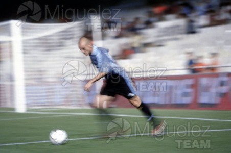 Partido de fútbol amistoso entre VALENCIA-REAL MADRID en el estadio Mestalla de Valencia. 2003