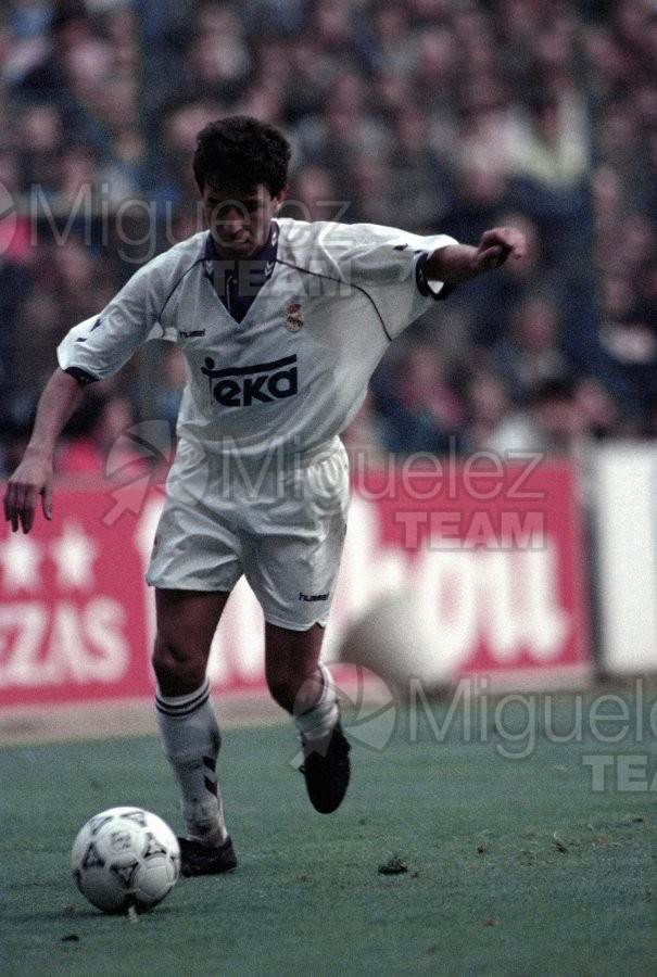 Partido de Liga 1ª División entre REAL MADRID-CELTA en el campo Santiago Bernabéu (Madrid). 1993