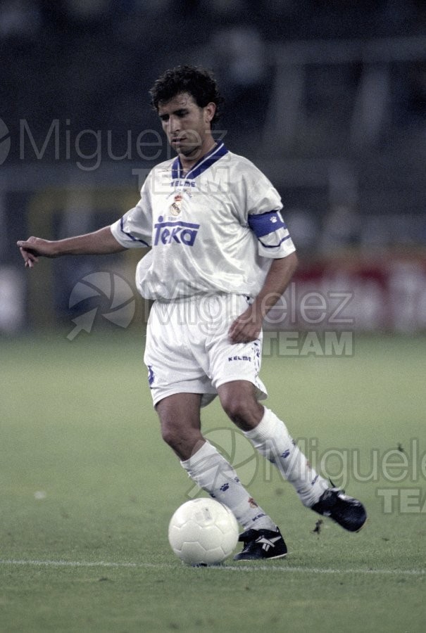 Partido amistoso entre REAL MADRID-MERIDA en el estadio Santiago Bernabéu de Madrid. 1997