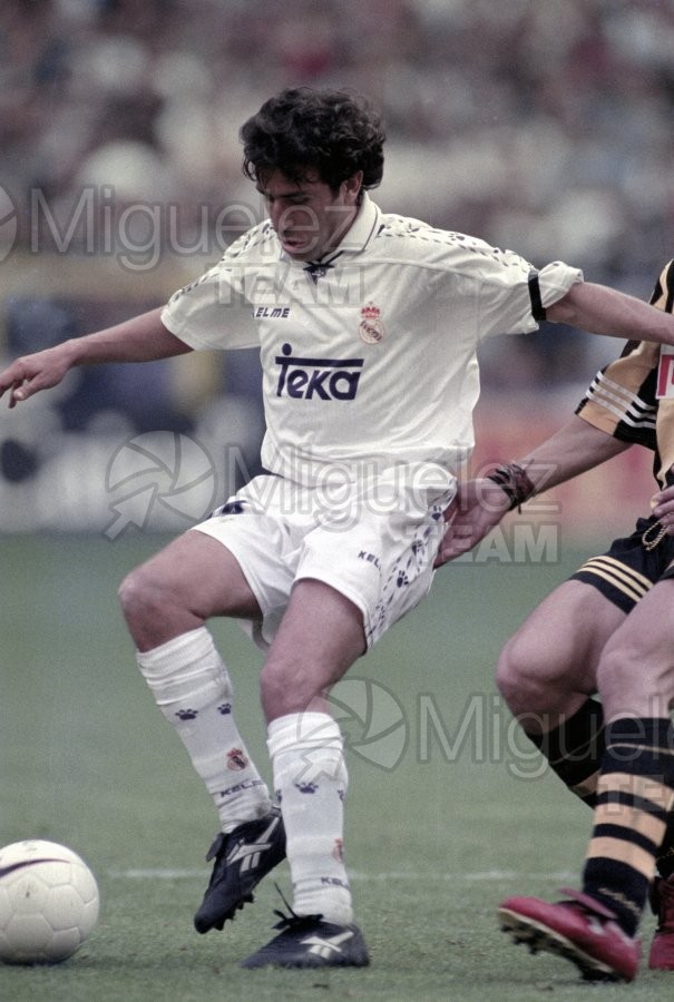 Partido de Liga 1ª División entre REAL MADRID-REAL ZARAGOZA en el estadio Santiago Bernabéu de Madrid. 1997