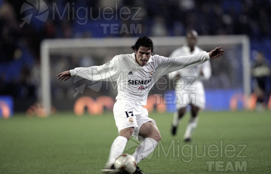 Partido amistoso entre REAL MADRID-SELECCION MUNDIAL, Madrid 2002.  