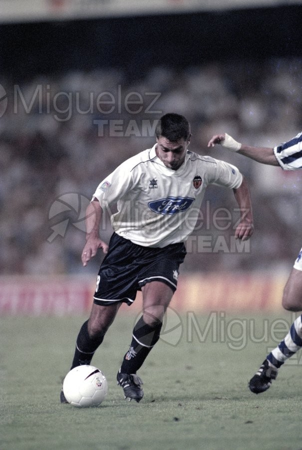 Partido del encuentro de Liga 1ª División entre VALENCIA-REAL SOCIEDAD en el estadio Mestalla de Valencia. 1996