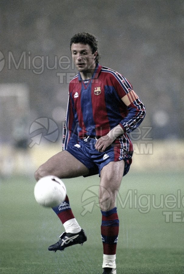 Partido de Liga 1ª División entre REAL MADRID-BARCELONA en el estadio Santiago Bernabéu (Madrid). 1996