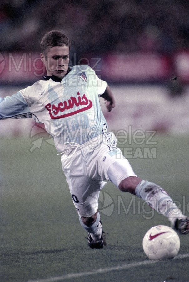 Partido 1ª División entre ATLÉTICO DE MADRID-COMPOSTELA en el estadio Vicente Calderón de Madrid. 1997