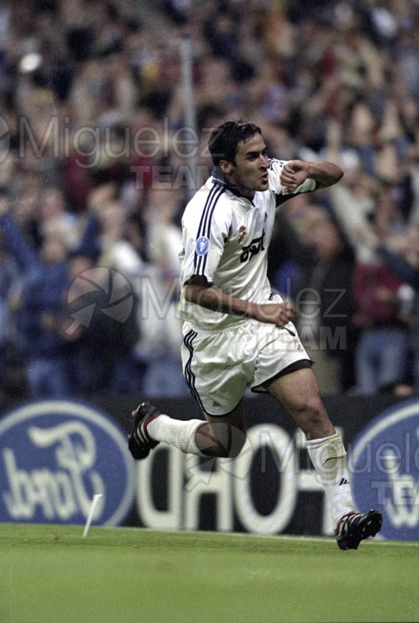 Partido Internacional de Liga de Campeones entre REAL MADRID-GALATASARAY (TUR) (Madrid) 2001.