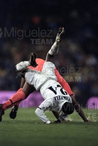 Partido de Liga 1ª División entre REAL MADRID-VALENCIA, en el Santiago Bernabéu (Madrid). 2003