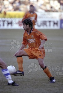 Partido de Liga 1ª división entre EL ALAVÉS-VALENCIA en el estadio Mendizorroza (Vitoria). 2000