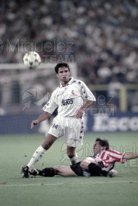 FUTBOL: Encuentro liga 1ª División entre REAL MADRID-ATHLETIC DE BILBAO en el estadio Santiago Bernabéu (Madrid). 1995