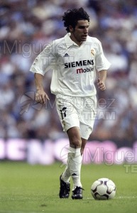 Partido de Liga 1ª División entre REAL MADRID-DEPORTIVO ALAVÉS, Madrid 2002.