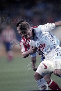 Partido 1ª División entre ATLÉTICO DE MADRID-COMPOSTELA en el estadio Vicente Calderón de Madrid. 1997