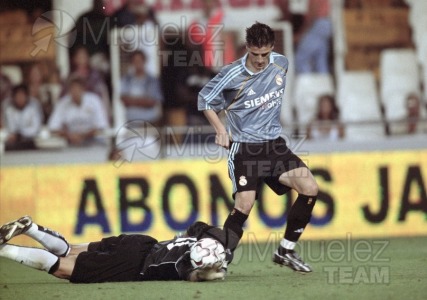 Partido de fútbol amistoso entre VALENCIA-REAL MADRID en el estadio Mestalla de Valencia. 2003