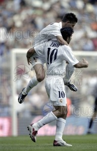 Partido de Liga 1ª División entre REAL MADRID-DEPORTIVO ALAVÉS, Madrid 2002.