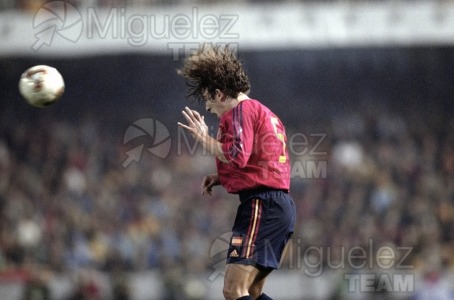 Partido Internacional de Clasificación para la Eurocopa de Portugal 2004 entre ESPAÑA-NORUEGA, Valencia 2003.