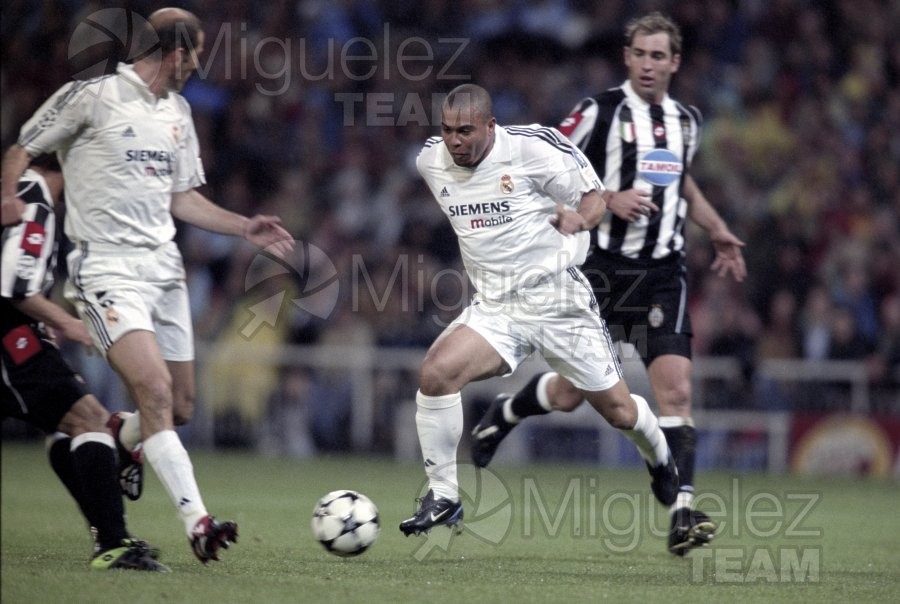 Partido Internacional de Liga de Campeones entre REAL MADRID-JUVENTUS, Madrid 2003.