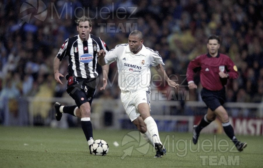 Partido Internacional de Liga de Campeones entre REAL MADRID-JUVENTUS, Madrid 2003.