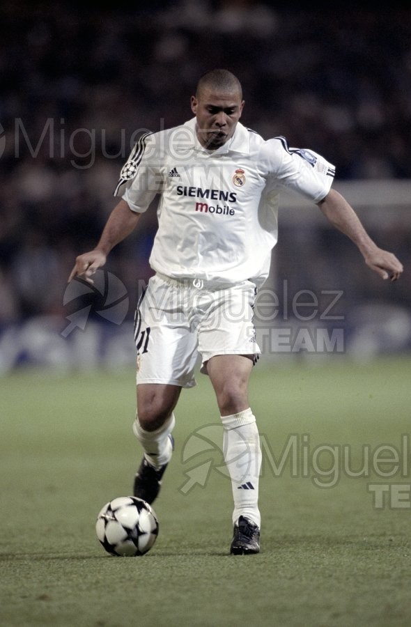 Partido Internacional de Liga de Campeones entre REAL MADRID-JUVENTUS, Madrid 2003.