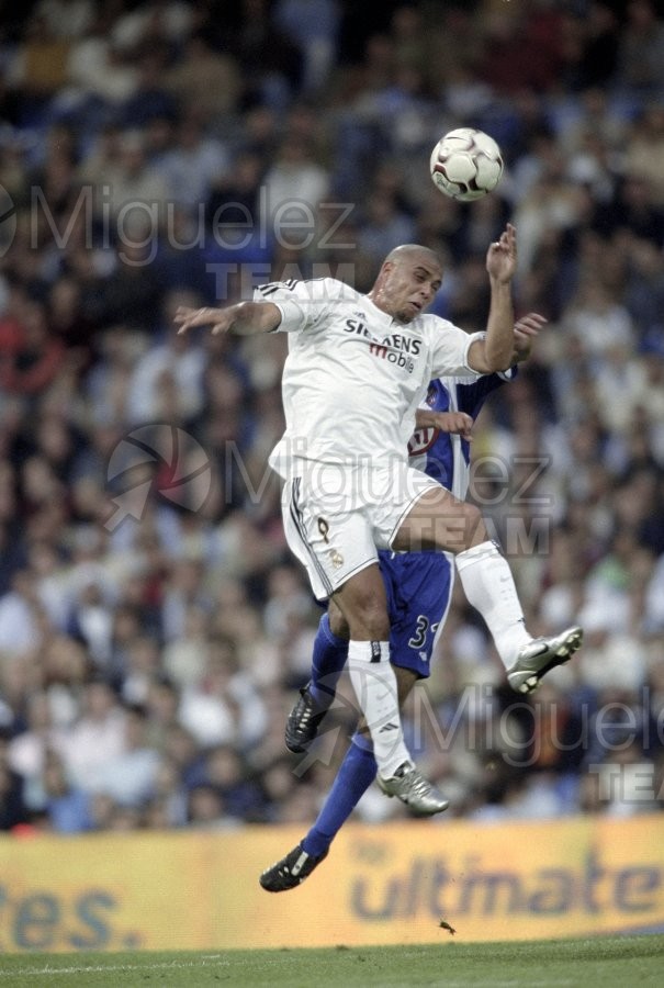 Partido de Liga 1ª División entre REAL MADRID-ESPANYOL, Madrid 2003.