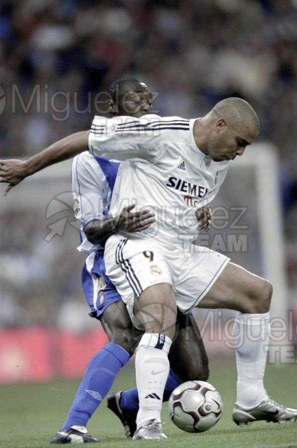 Partido de Liga 1ª División entre REAL MADRID-ESPANYOL, Madrid 2003.