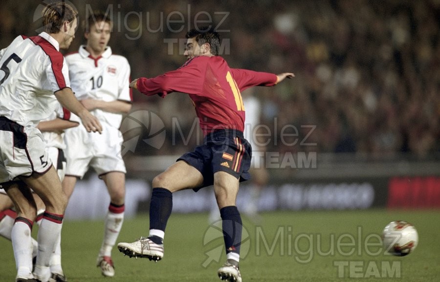 Partido Internacional de Clasificación para la Eurocopa de Portugal 2004 entre ESPAÑA-NORUEGA, Valencia 2003.