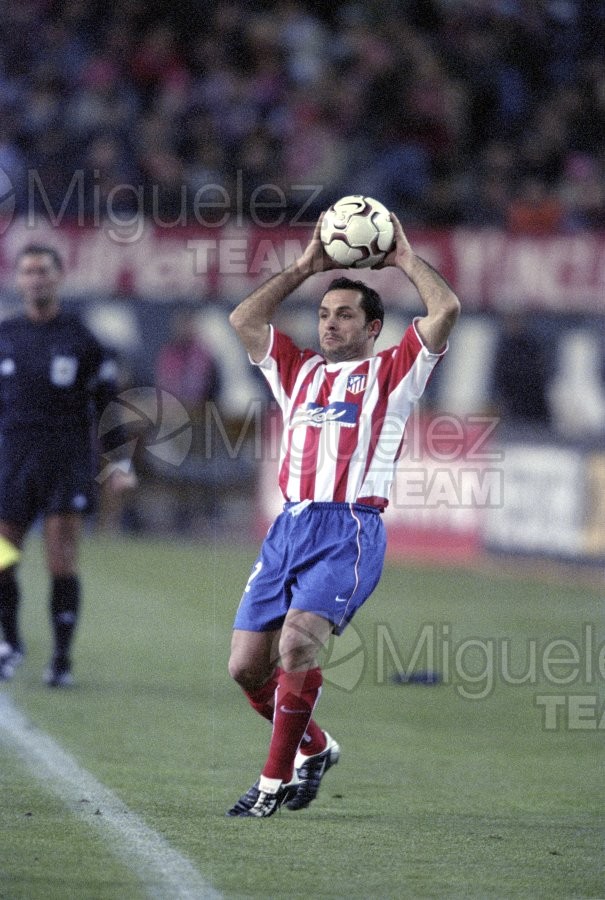 Partido de Liga 1ª División entre ATLÉTICO DE MADRID-DEPORTIVO DE LA CORUÑA, Madrid 2003.