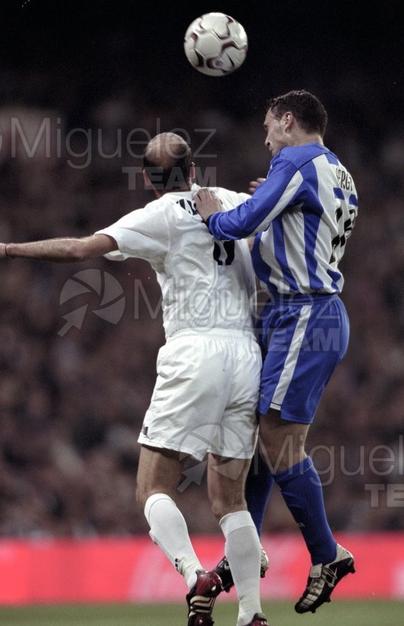 Partido de Liga 1ª División entre REAL MADRID-DEPORTIVO DE LA CORUÑA, Madrid 2003.