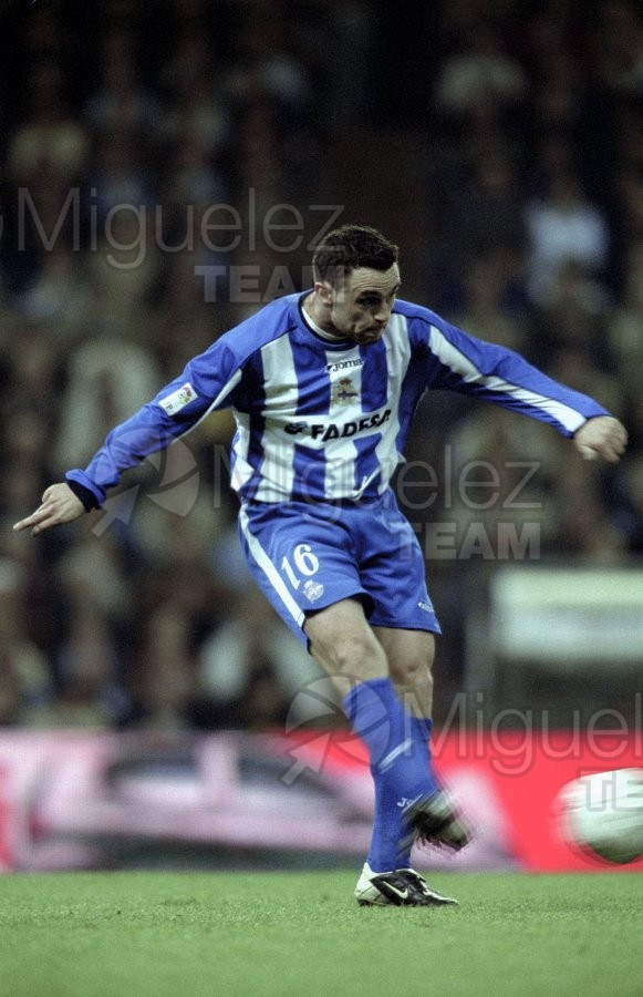 Partido de Liga 1ª División entre REAL MADRID-DEPORTIVO DE LA CORUÑA, Madrid 2003.