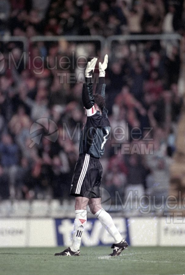 Partido amistoso entre las selecciónes de ESPAÑA-SUECIA en el estadio Balaidos de Vigo (Pontevedra). 1998