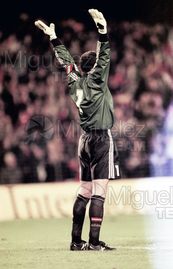 Partido Internacional de Clasificación para el MUNDIAL de Francia-1998 entre ESPAÑA-YUGOSLAVIA (Valencia) 1996.