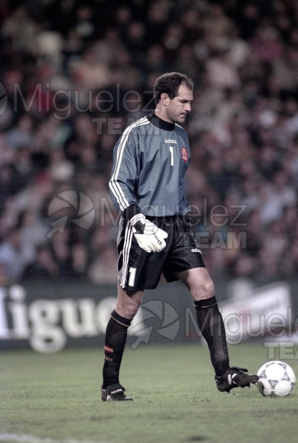 Partido Internacional de Clasificación para el MUNDIAL de Francia-1998 entre ESPAÑA-YUGOSLAVIA (Valencia) 1996.