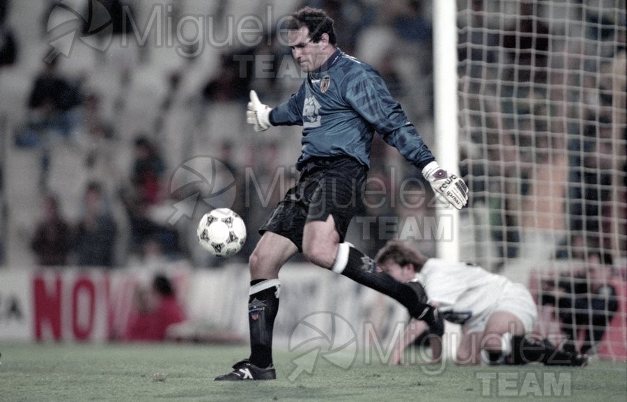 Encuentro amistoso entre VALENCIA-SELECCION DE BRASIL en el estadio MESTALLA de Valencia. 1995