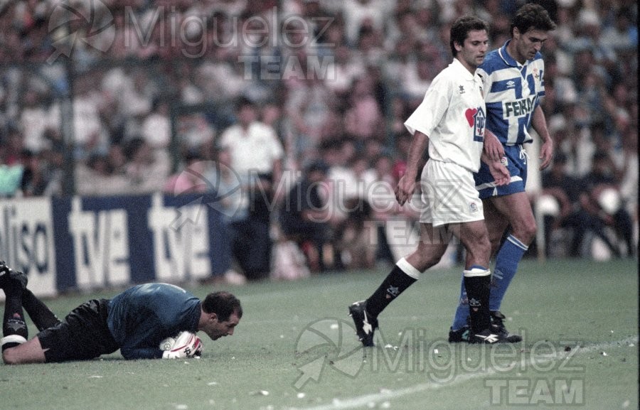 Final de la COPA DEL REY entre DEPORTIVO DE LA CORUÑA-VALENCIA en el estadio Santiago Bernabéu (Madrid). 1995