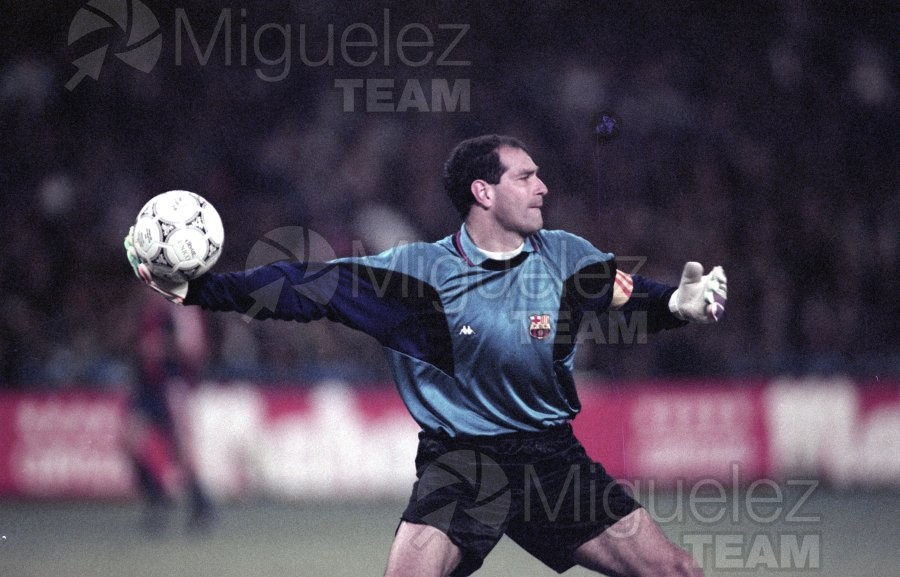 Partido de Liga 1ª División entre REAL MADRID-BARCELONA en el Campo del Madrid. 1993