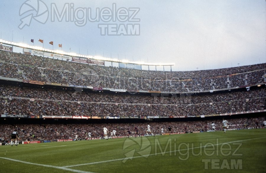 Partido de Liga 1ª División entre BARCELONA-REAL MADRID en el estadio Camp Nou de Barcelona. 1997
