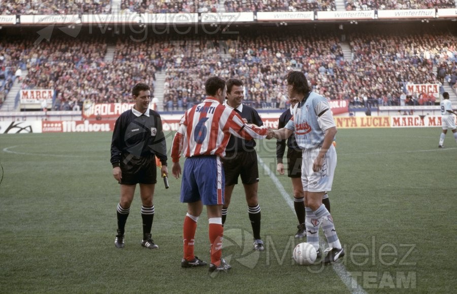 Partido 1ª División entre ATLÉTICO DE MADRID-COMPOSTELA en el estadio Vicente Calderón de Madrid. 1997