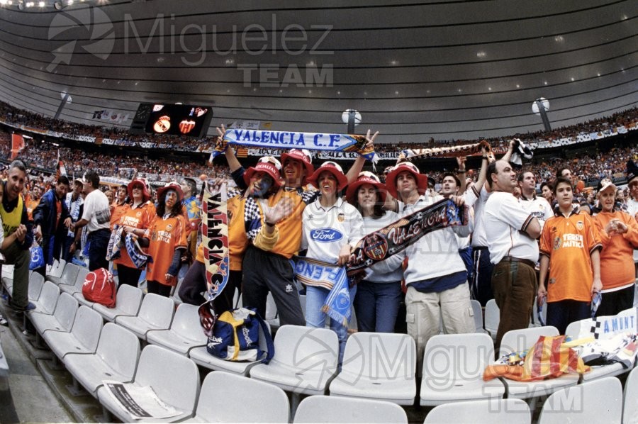 Final de la LIGA DE CAMPEONES (Champions Leage) entre Real Madrid - Valencia (París) 2000. 