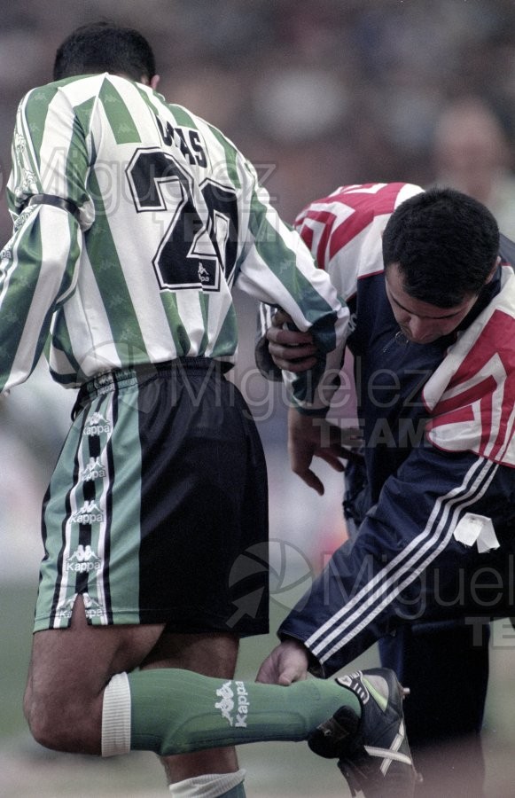 Encuentro de Liga 1ª División entre REAL MADRID-BETIS en el estadio Santiago Bernabéu (Madrid). 1996