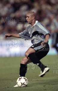 Partido de fútbol amistoso entre VALENCIA-REAL MADRID en el estadio Mestalla de Valencia. 2003