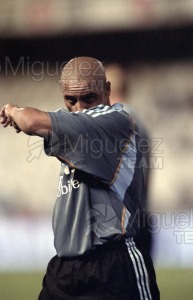 Partido de fútbol amistoso entre VALENCIA-REAL MADRID en el estadio Mestalla de Valencia. 2003