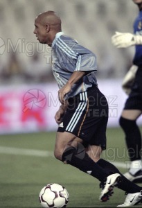 Partido de fútbol amistoso entre VALENCIA-REAL MADRID en el estadio Mestalla de Valencia. 2003
