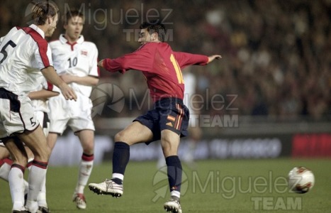 Partido Internacional de Clasificación para la Eurocopa de Portugal 2004 entre ESPAÑA-NORUEGA, Valencia 2003.